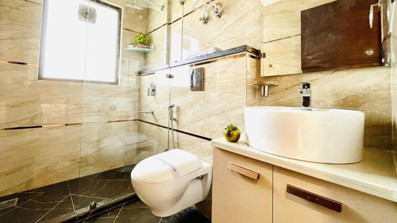 Bluo Studio3 Dlf Cybercity - Balcony, Gym Tt, Lift غورغاون 3*,  الهند